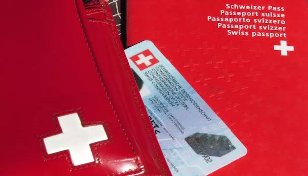 Devenir Suisse-sse: Naturalisation, mode d'emploi