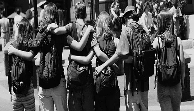 Des ados ont partagé leur vision des relations amoureuses