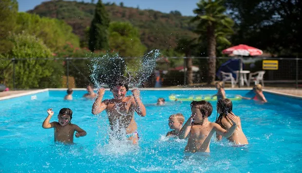 La piscine n'est pas une garderie