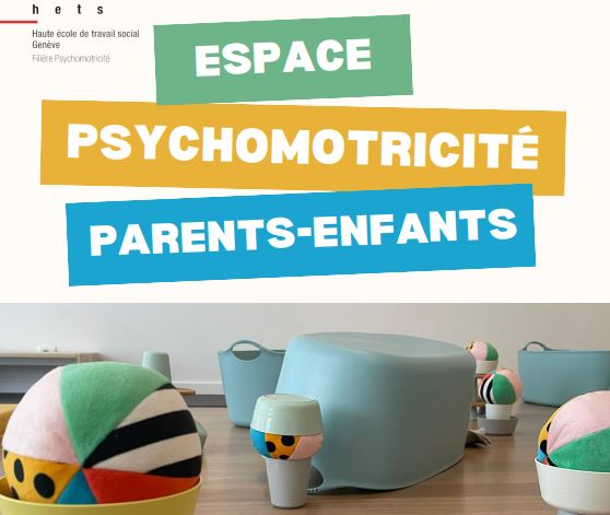 Espace psychomotricité parents-enfants avec matériel coloré